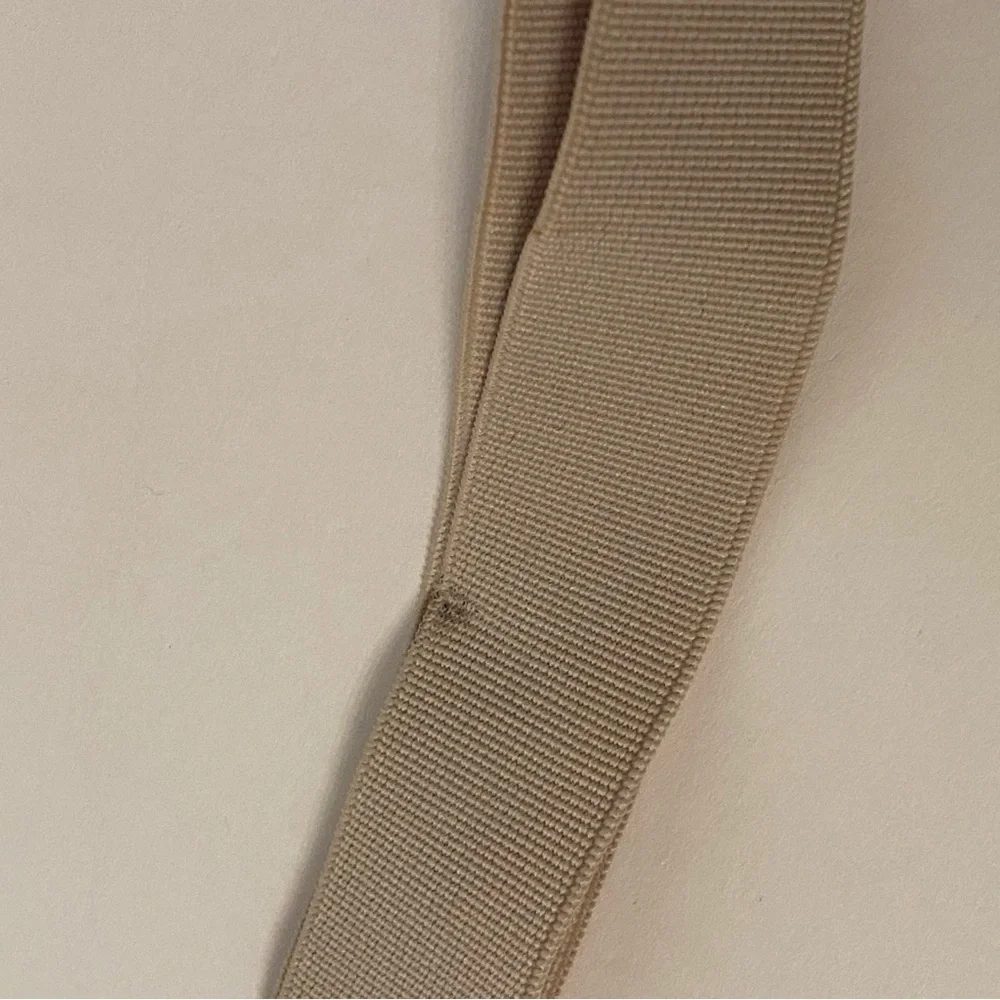 SUZI OHER BELT SILVER GOLD LEATHER GOLD BUCKLES ELASTIC ADJUSTABLE SKINNY SIZE M
